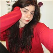 Profesora de Inglés para todos los niveles incluyendo practicas para el First. Imparto también materias escolares en inglés